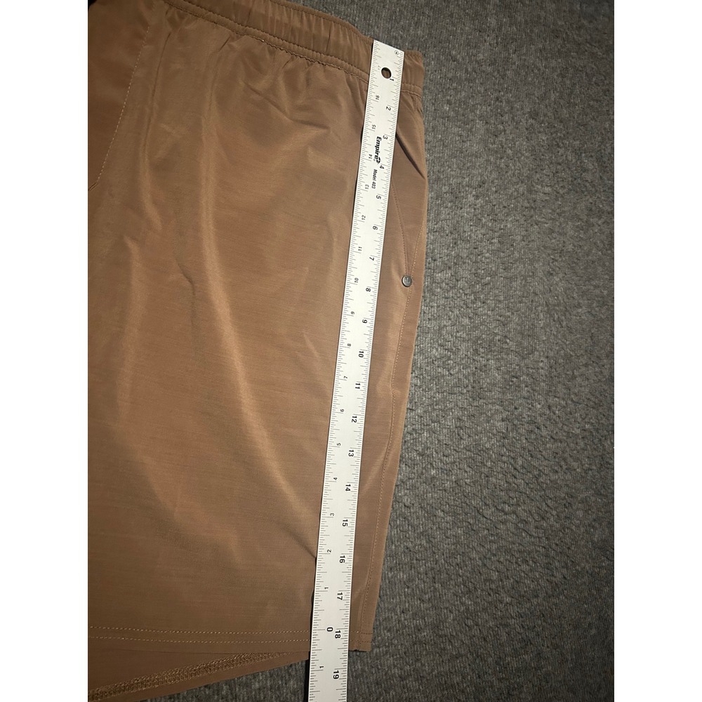 Vuori shorts lined mens brown size 2XL athletic gym casual lightweight stretch - Picture 5 of 6